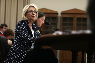 DeVos 1